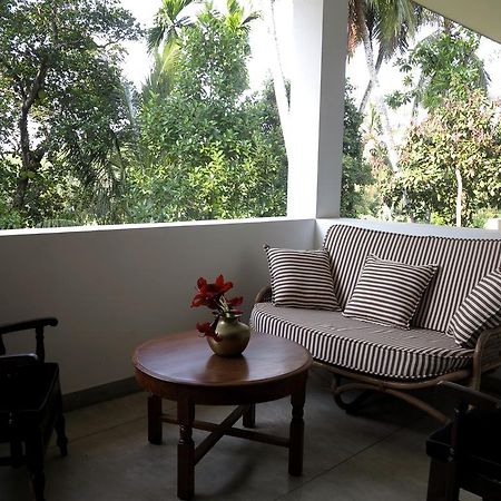 The Mirror Mansion Hotel Rajagiriya Exterior foto